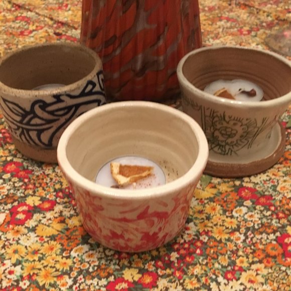 Handmade white stoneware pottery votive holder/bowl/planter green floral print - Picture 3 of 6